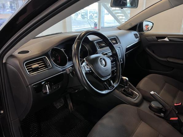 Volkswagen Jetta VI Рестайлинг с пробегом 2018 года, цена 1 515 000 рублей, 177422 км, седан, Автокод Объявления