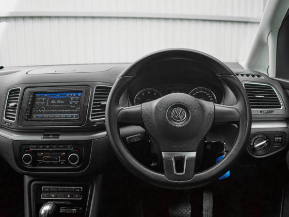 Volkswagen Sharan II с пробегом 2011 года, цена 1 400 000 рублей, 122829 км, минивэн, Автокод Объявления