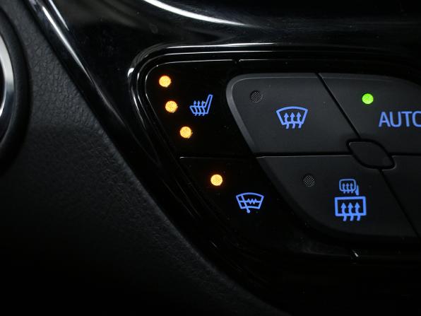 Toyota C-HR I Рестайлинг с пробегом 2021 года, цена 2 830 000 рублей, 24860 км, внедорожник, Автокод Объявления