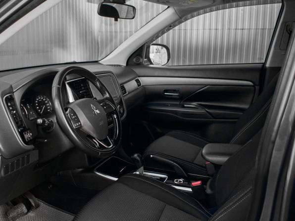 Mitsubishi Outlander III Рестайлинг 2 с пробегом 2018 года, цена 1 670 000 рублей, 212505 км, внедорожник, Автокод Объявления