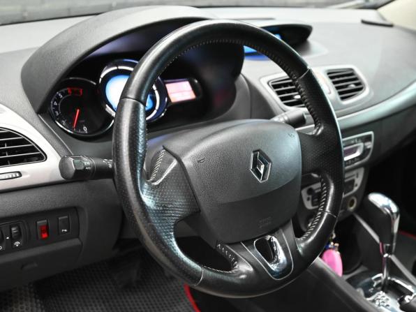 Renault Fluence I Рестайлинг с пробегом 2014 года, цена 700 000 рублей, 216680 км, седан, Автокод Объявления