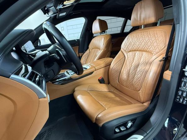 BMW 7 серии VI (G11/G12) Рестайлинг с пробегом 2021 года, цена 7 450 000 рублей, 110000 км, седан, Автокод Объявления