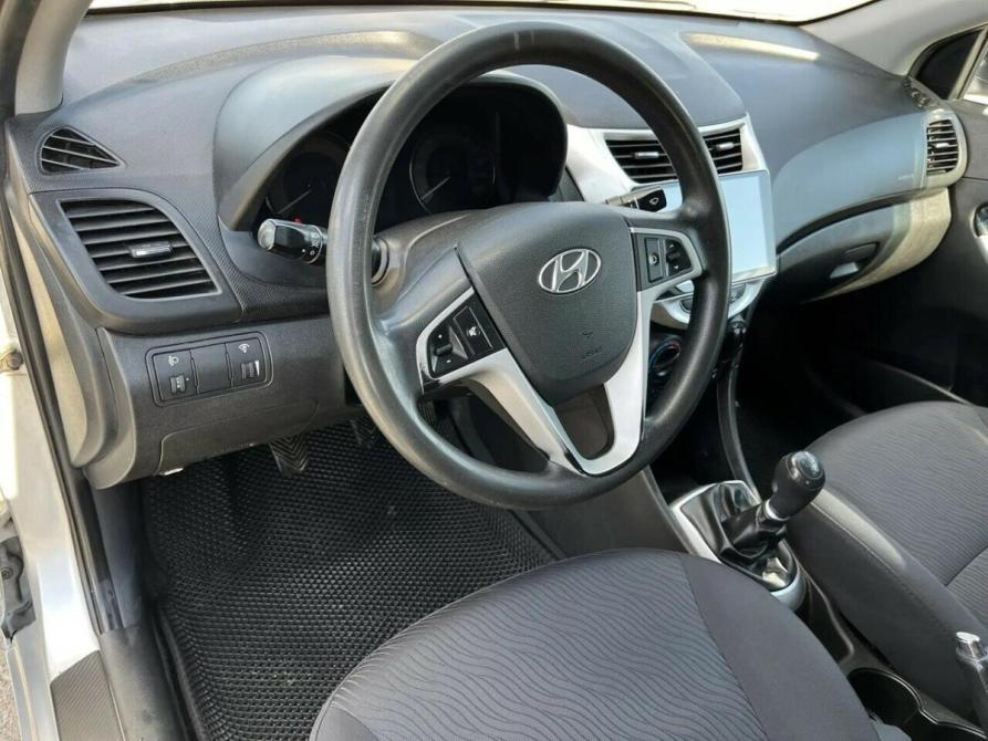 Hyundai Solaris I Буинск  - изображение 8