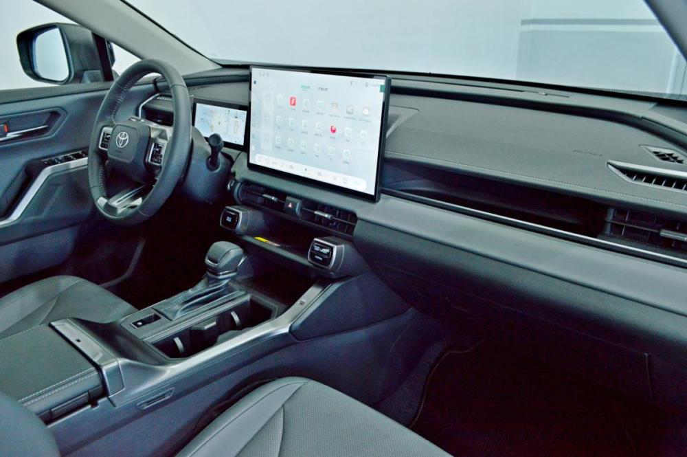 Toyota RAV4 VI (XA60) Сургут  - изображение 20