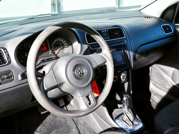 Volkswagen Polo V с пробегом 2011 года, цена 659 000 рублей, 215000 км, седан, Автокод Объявления