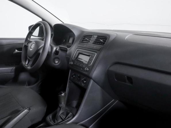 Volkswagen Polo V Рестайлинг с пробегом 2018 года, цена 869 000 рублей, 121739 км, седан, Автокод Объявления