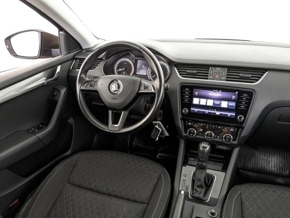 Skoda Octavia III (A7) Рестайлинг с пробегом 2018 года, цена 1 825 000 рублей, 55600 км, лифтбек, Автокод Объявления