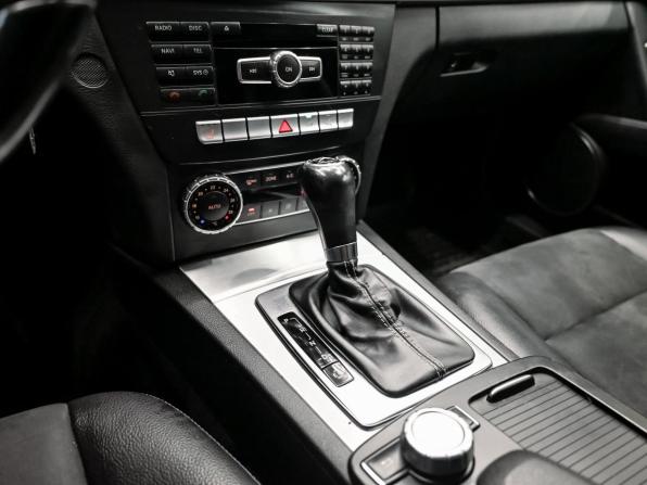 Mercedes-Benz C-Класс III (W204) Рестайлинг с пробегом 2013 года, цена 1 450 000 рублей, 261810 км, седан, Автокод Объявления
