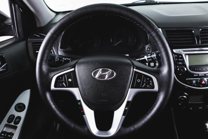 Hyundai Solaris I с пробегом 2013 года, цена 639 000 рублей, 210716 км, седан, Автокод Объявления