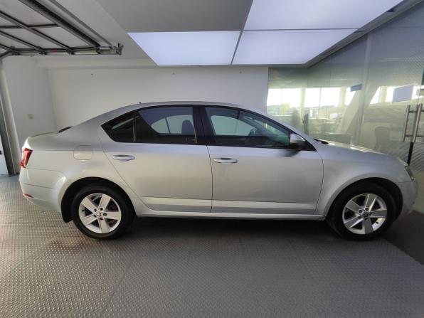 Skoda Octavia III (A7) Рестайлинг с пробегом 2017 года, цена 1 590 000 рублей, 224125 км, лифтбек, Автокод Объявления