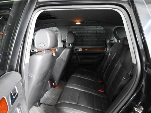 Volkswagen Touareg I Рестайлинг с пробегом 2008 года, цена 1 100 000 рублей, 295407 км, внедорожник, Автокод Объявления
