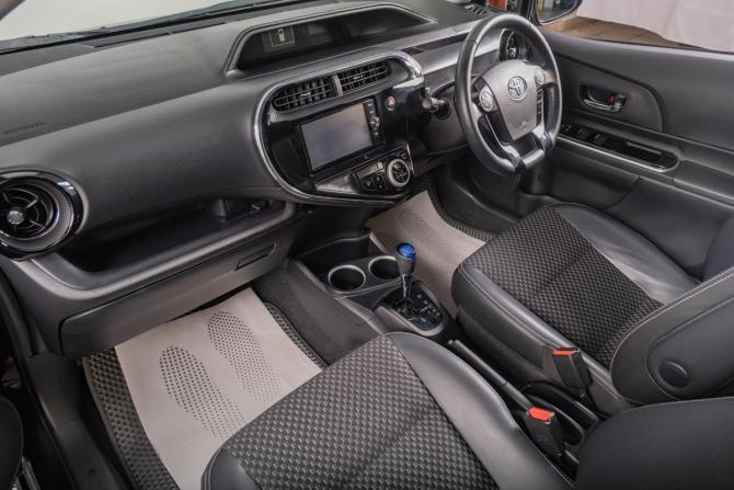 Toyota Aqua I Рестайлинг 2 с пробегом 2017 года, цена 1 449 000 рублей, 105000 км, хэтчбек, Автокод Объявления