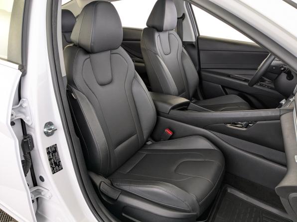Hyundai Elantra VII (CN7) Рестайлинг с пробегом 2024 года, цена 2 200 000 рублей, 34821 км, седан, Автокод Объявления