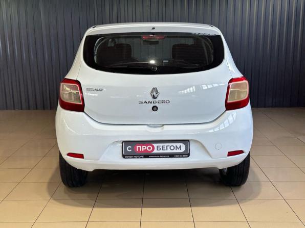 Renault Sandero II с пробегом 2015 года, цена 599 900 рублей, 128000 км, хэтчбек, Автокод Объявления