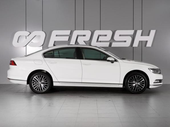 Volkswagen Passat B8 с пробегом 2015 года, цена 1 819 000 рублей, 255551 км, седан, Автокод Объявления