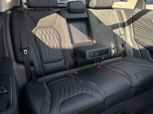 Hongqi HS5 I Рестайлинг с пробегом 2024 года, цена 3 579 000 рублей, 3270 км, внедорожник, Автокод Объявления