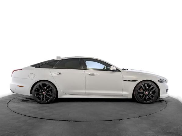 Jaguar XJ IV (X351) Рестайлинг с пробегом 2016 года, цена 3 390 000 рублей, 40122 км, седан, Автокод Объявления
