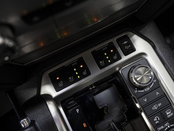 Toyota Land Cruiser 200 Series Рестайлинг 2 с пробегом 2020 года, цена 7 999 000 рублей, 60903 км, внедорожник, Автокод Объявления