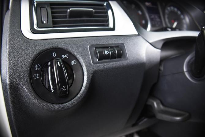 Skoda Rapid I с пробегом 2015 года, цена 959 000 рублей, 171000 км, лифтбек, Автокод Объявления