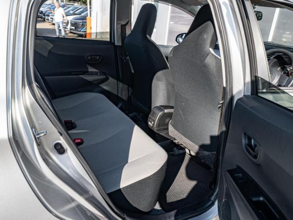 Toyota Vitz III (XP130) с пробегом 2012 года, цена 900 000 рублей, 77210 км, хэтчбек, Автокод Объявления