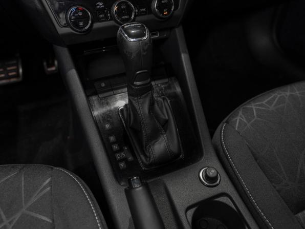 Skoda Octavia III (A7) Рестайлинг с пробегом 2019 года, цена 1 730 000 рублей, 138534 км, лифтбек, Автокод Объявления