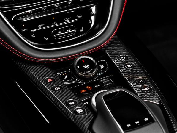 Aston Martin DBX I с пробегом 2023 года, цена 27 990 000 рублей, 9470 км, внедорожник, Автокод Объявления