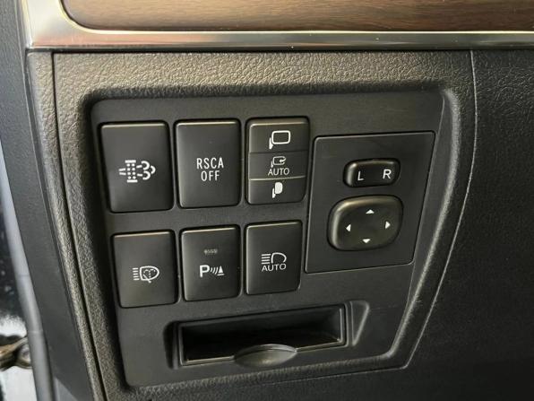 Toyota Land Cruiser 200 Series Рестайлинг 2 с пробегом 2019 года, цена 7 980 000 рублей, 57226 км, внедорожник, Автокод Объявления