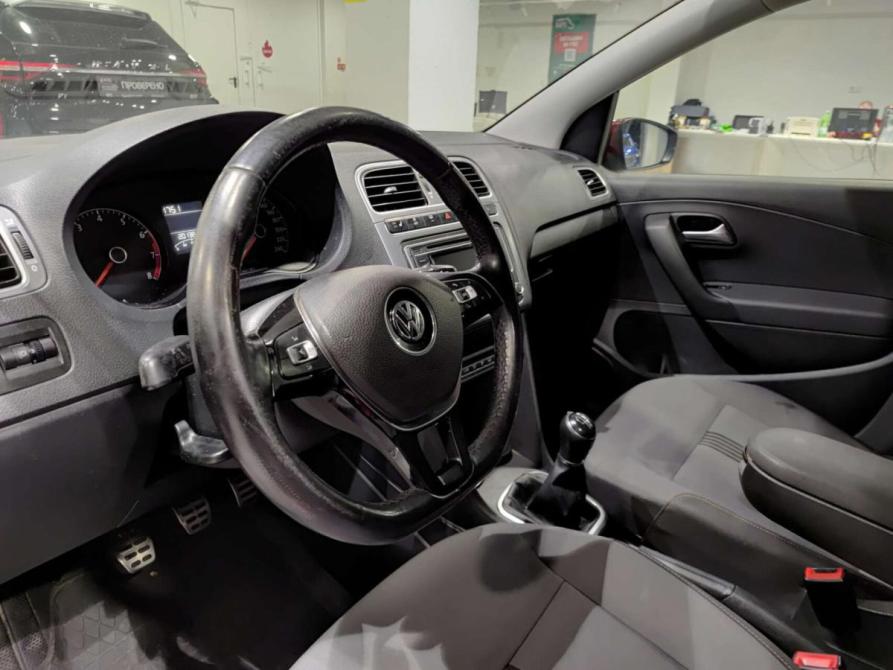 Volkswagen Polo V Рестайлинг Казань  - изображение 20