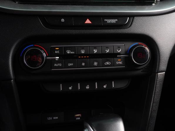 Kia Ceed III с пробегом 2021 года, цена 1 706 000 рублей, 222565 км, универсал, Автокод Объявления