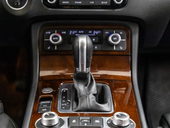 Volkswagen Touareg II Рестайлинг с пробегом 2015 года, цена 3 098 000 рублей, 142352 км, внедорожник, Автокод Объявления