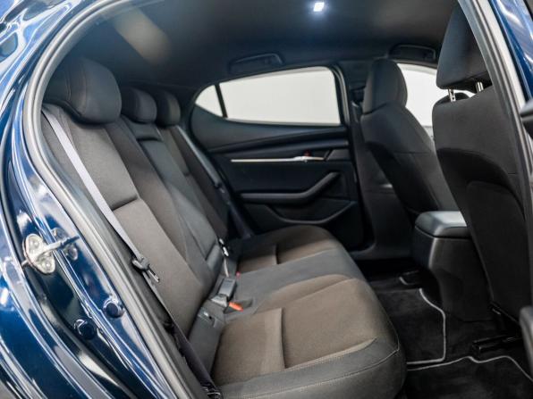 Mazda 3 IV (BP) с пробегом 2022 года, цена 1 750 000 рублей, 34170 км, хэтчбек, Автокод Объявления