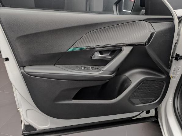 Peugeot 2008 II с пробегом 2022 года, цена 1 815 000 рублей, 102663 км, внедорожник, Автокод Объявления