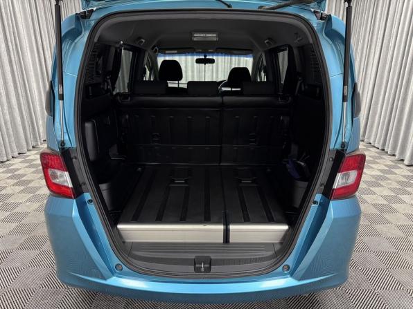 Honda Freed I Рестайлинг с пробегом 2012 года, цена 1 250 000 рублей, 159534 км, компактвэн, Автокод Объявления