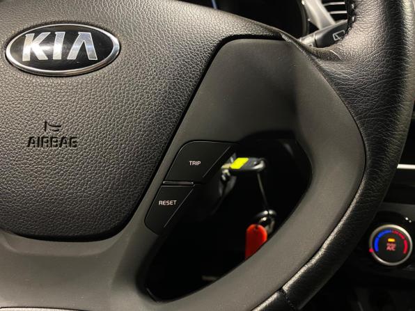 Kia Rio III Рестайлинг с пробегом 2015 года, цена 1 030 000 рублей, 97373 км, хэтчбек, Автокод Объявления