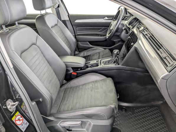Volkswagen Passat B8 Рестайлинг с пробегом 2021 года, цена 2 490 000 рублей, 90268 км, седан, Автокод Объявления