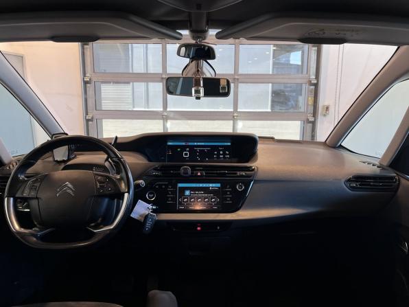 Citroen C4 Picasso II Рестайлинг с пробегом 2017 года, цена 1 420 000 рублей, 116040 км, компактвэн, Автокод Объявления