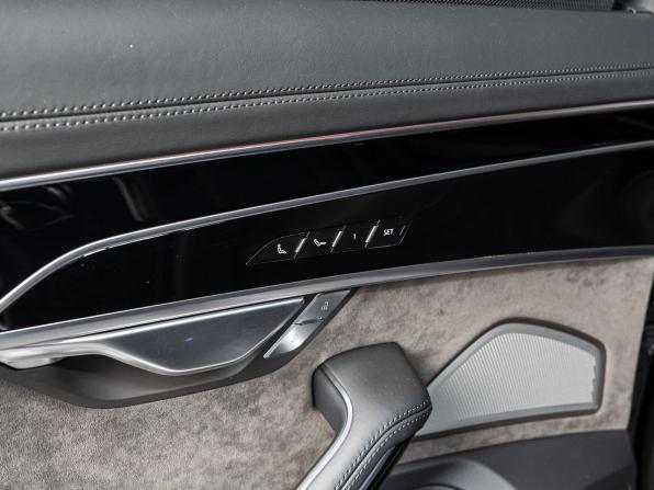 Audi A8 IV (D5) с пробегом 2022 года, цена 7 659 000 рублей, 86834 км, седан, Автокод Объявления