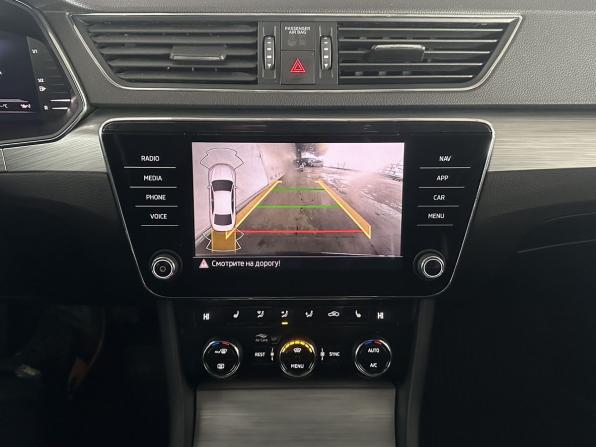 Skoda Superb III Рестайлинг с пробегом 2021 года, цена 2 100 000 рублей, 220149 км, лифтбек, Автокод Объявления