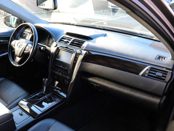 Toyota Camry VII (XV50) Рестайлинг с пробегом 2015 года, цена 1 694 000 рублей, 140693 км, седан, Автокод Объявления
