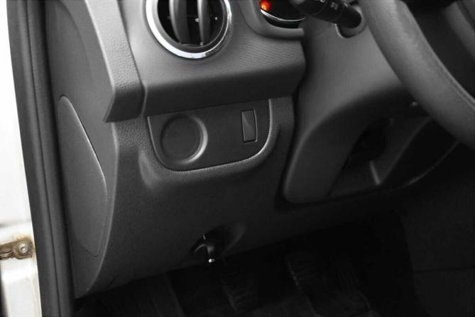Renault Sandero II с пробегом 2017 года, цена 965 000 рублей, 73040 км, хэтчбек, Автокод Объявления