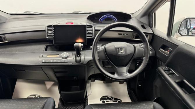 Honda Freed I Рестайлинг с пробегом 2010 года, цена 970 000 рублей, 121000 км, компактвэн, Автокод Объявления