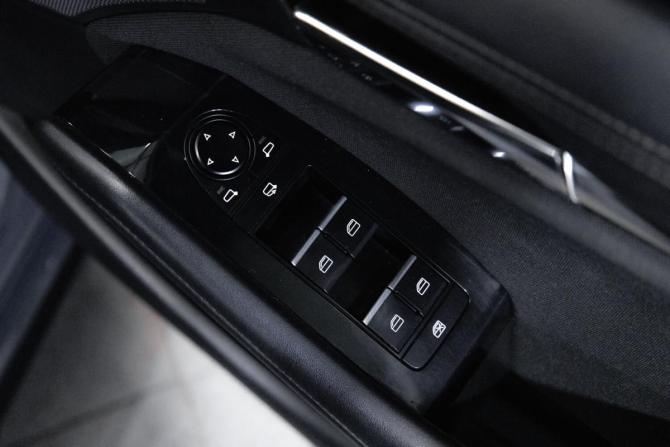 Mazda 3 IV (BP) с пробегом 2019 года, цена 1 499 000 рублей, 102993 км, хэтчбек, Автокод Объявления