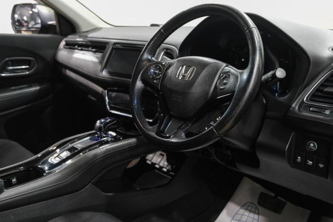 Honda Vezel I с пробегом 2014 года, цена 1 499 000 рублей, 119800 км, внедорожник, Автокод Объявления