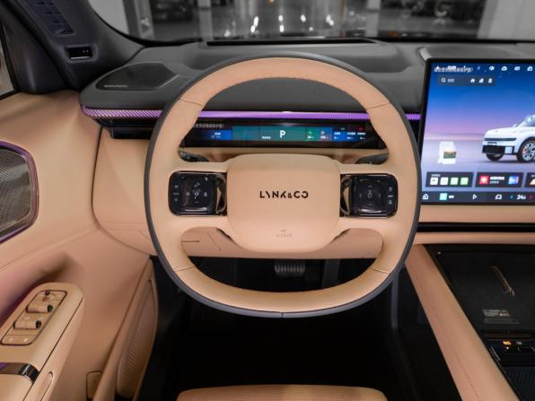 Lynk &amp; Co 900 с пробегом 2026 года, цена 7 650 000 рублей, 18 км, внедорожник, Автокод Объявления