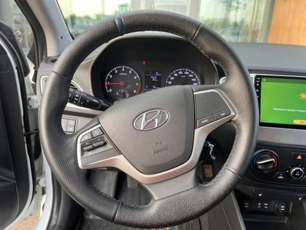 Hyundai Solaris II с пробегом 2017 года, цена 995 000 рублей, 152247 км, седан, Автокод Объявления