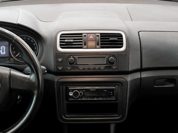 Skoda Fabia II Рестайлинг с пробегом 2010 года, цена 580 000 рублей, 217471 км, хэтчбек, Автокод Объявления