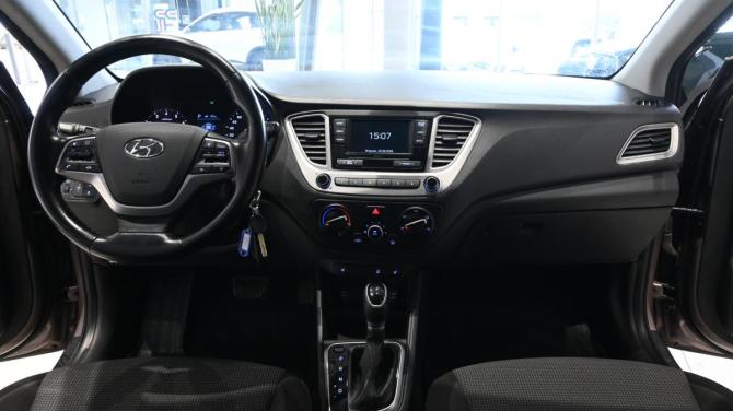 Hyundai Solaris II с пробегом 2019 года, цена 1 195 000 рублей, 163500 км, седан, Автокод Объявления