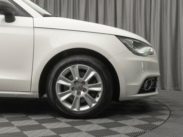 Audi A1 I (8X) с пробегом 2012 года, цена 1 080 000 рублей, 118968 км, хэтчбек, Автокод Объявления