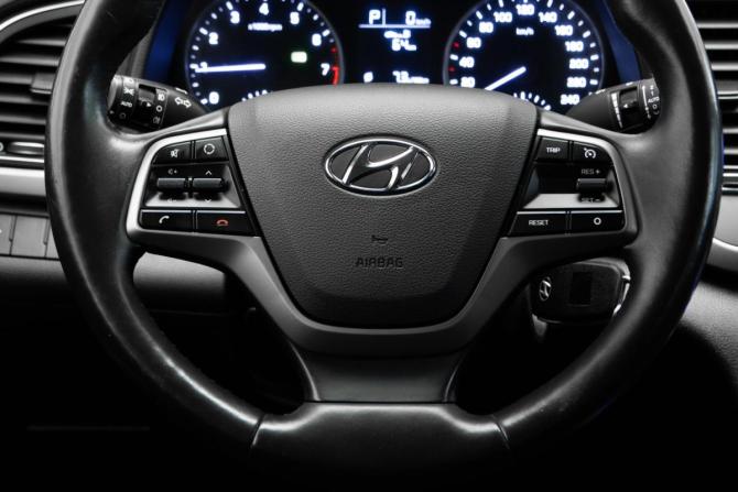 Hyundai Elantra VI (AD) с пробегом 2018 года, цена 1 614 000 рублей, 89970 км, седан, Автокод Объявления