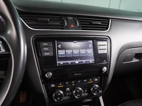 Skoda Octavia III (A7) Рестайлинг с пробегом 2018 года, цена 1 549 000 рублей, 167555 км, лифтбек, Автокод Объявления